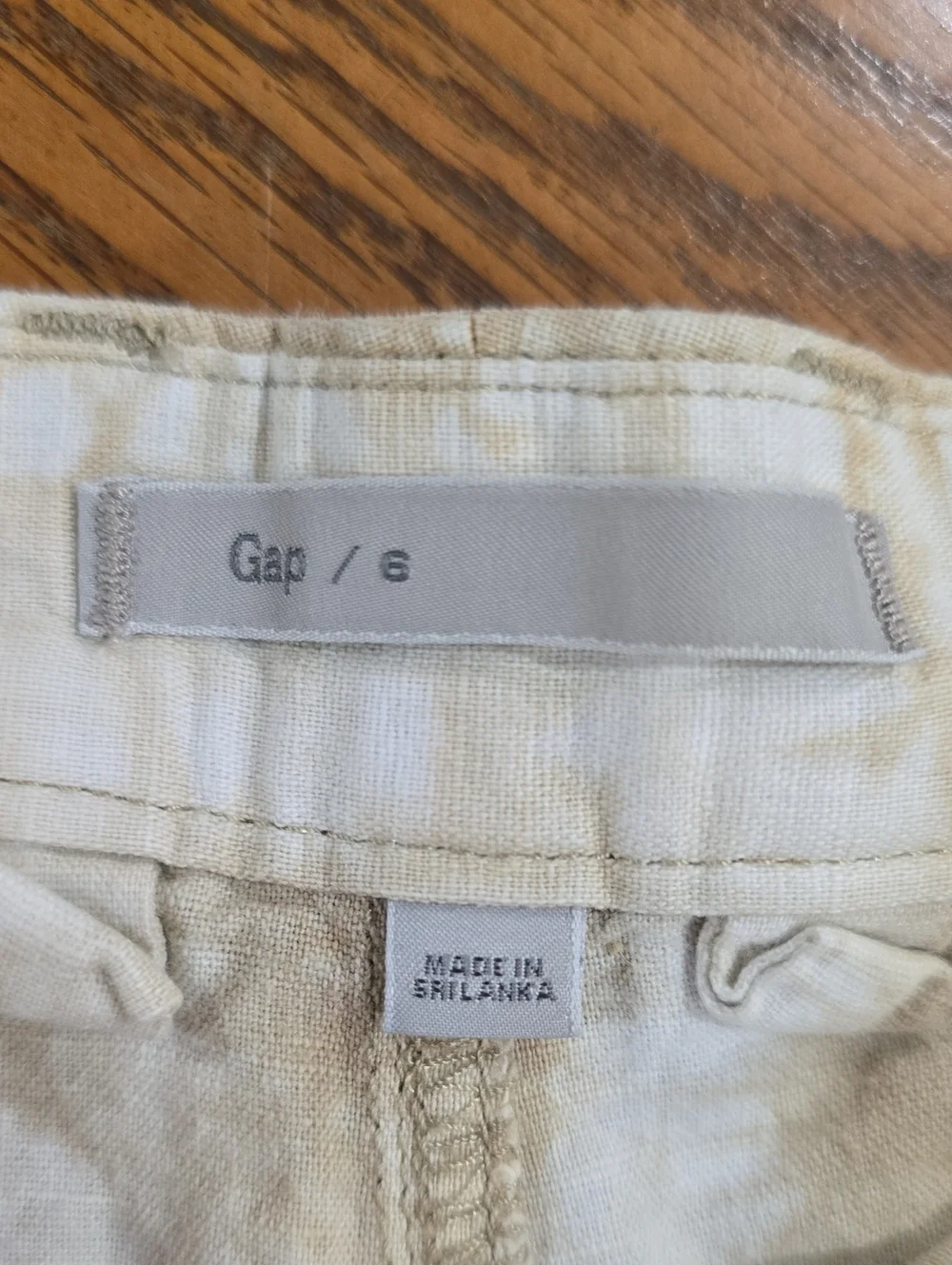 GAP Beige and White Tie-Dye Bermuda Shorts
